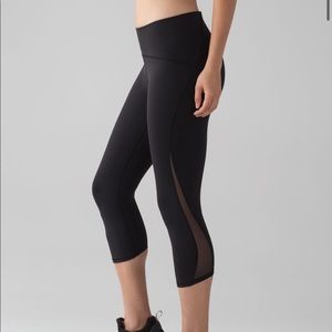 Lululemon Train Times Crop (17") size 6